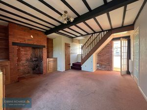 Dining Room- click for photo gallery